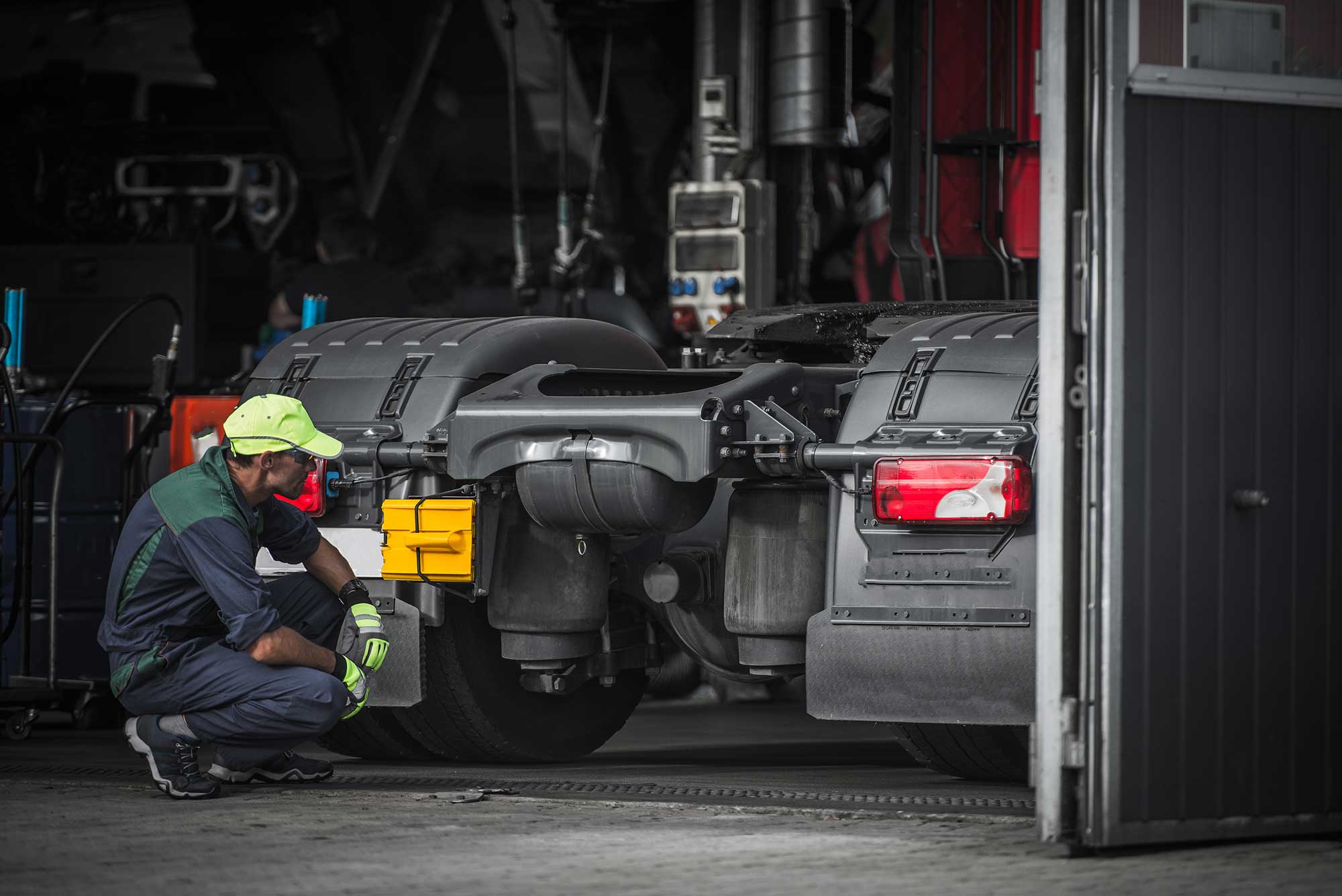 truck-service-technician-job-2025-03-15-09-48-34-utc